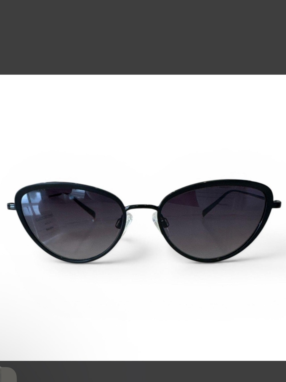 Women’s Black Cat-Eye Sunglasses with Gradient Lenses
